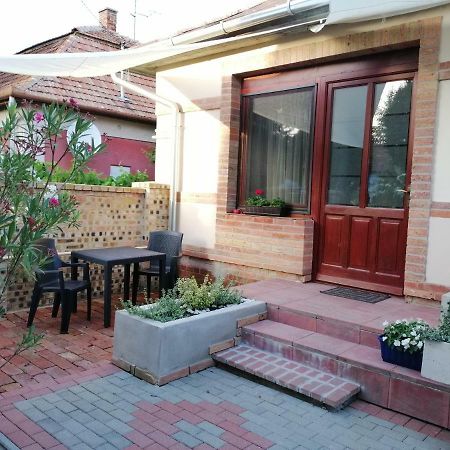 Kerekvar Apartman Gyula Exterior foto