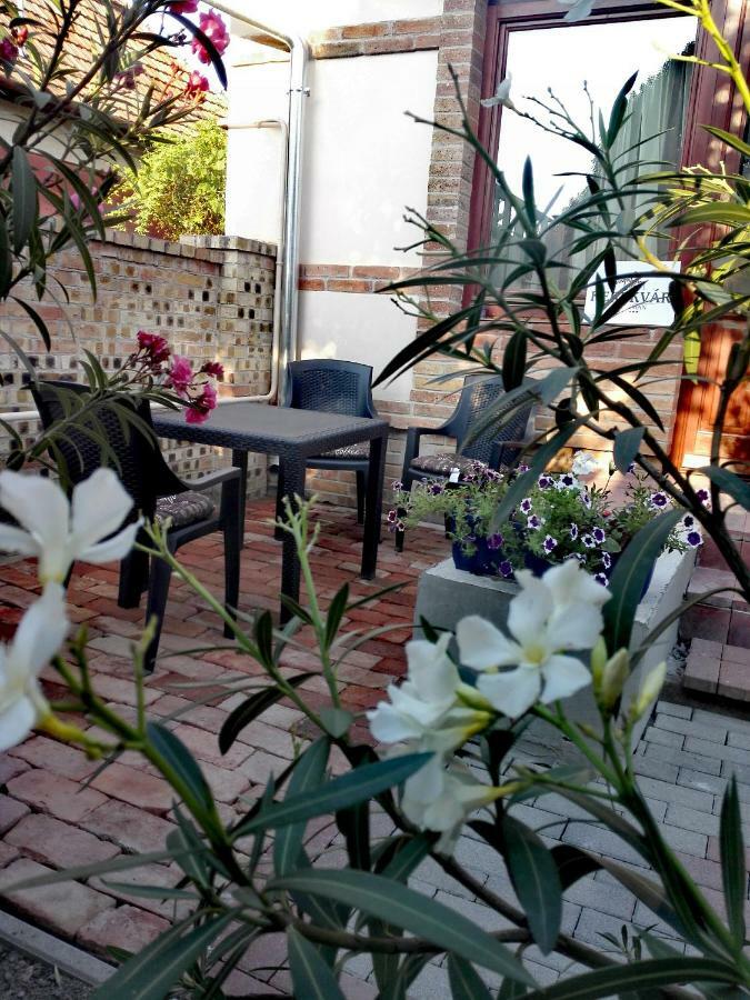 Kerekvar Apartman Gyula Exterior foto